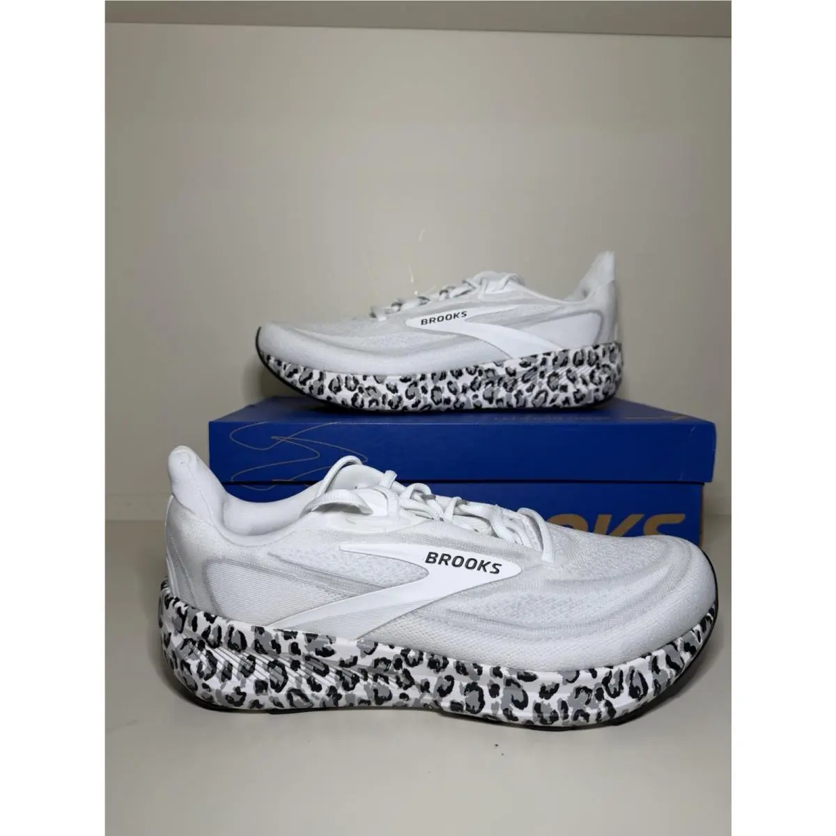 Brooks Revel 9 120489 1B 132 White Ultimate Grey Black Leopard Woman’s Size 11