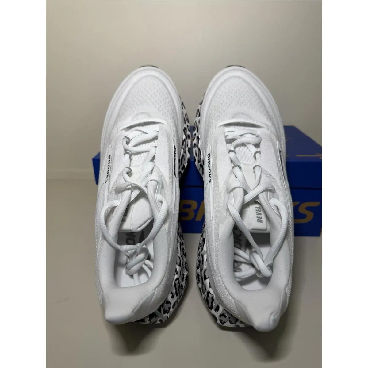 Brooks shoes - Brooks Revel 9 - Revel - White 4