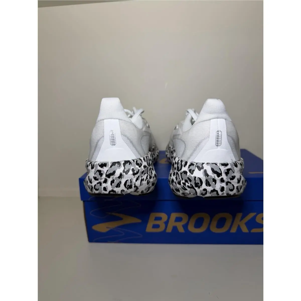 Brooks shoes - Brooks Revel 9 - Revel - White 5