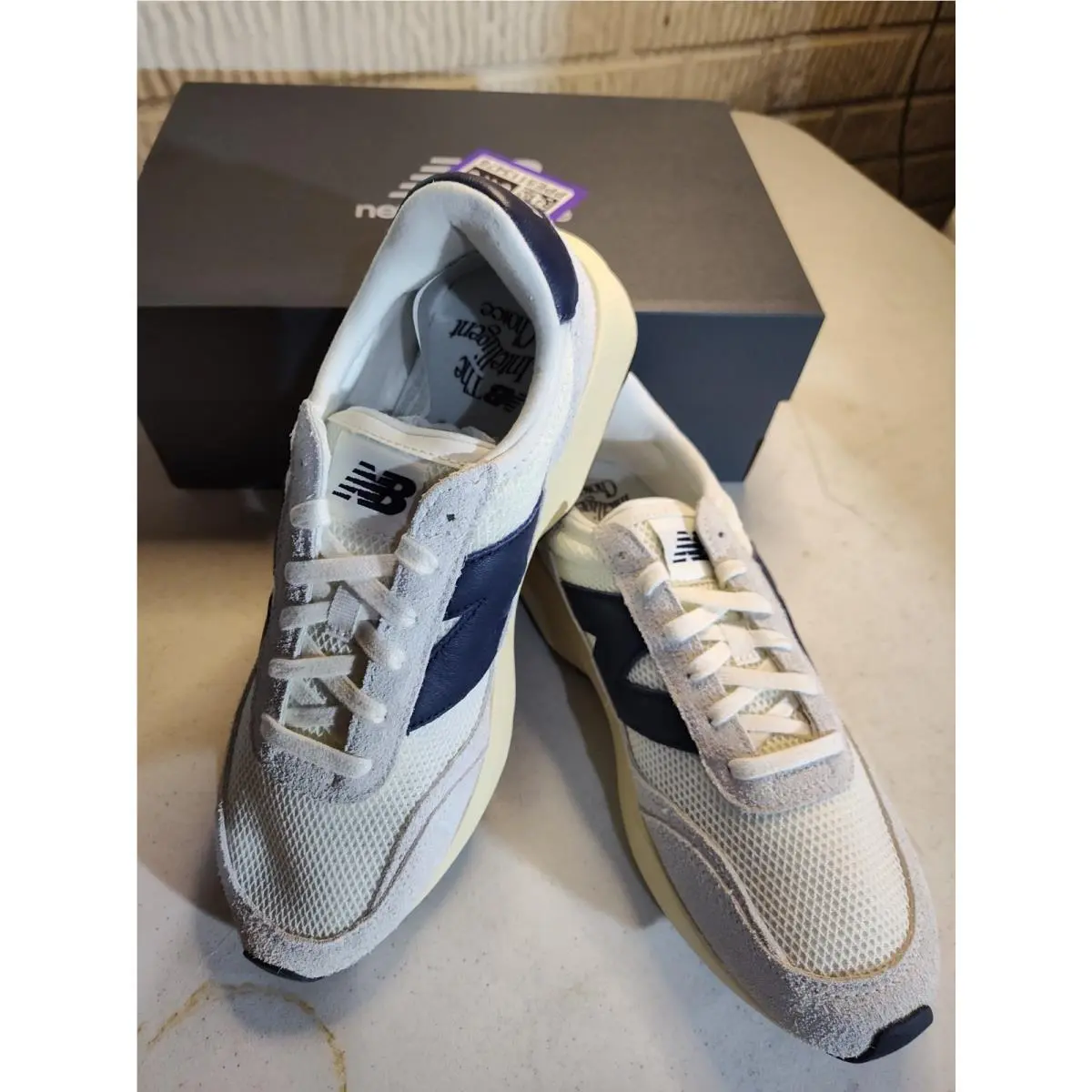 New Balance Lifestyle Suede Blue and White Unisex Sze 101/2 -womens sz 12 673