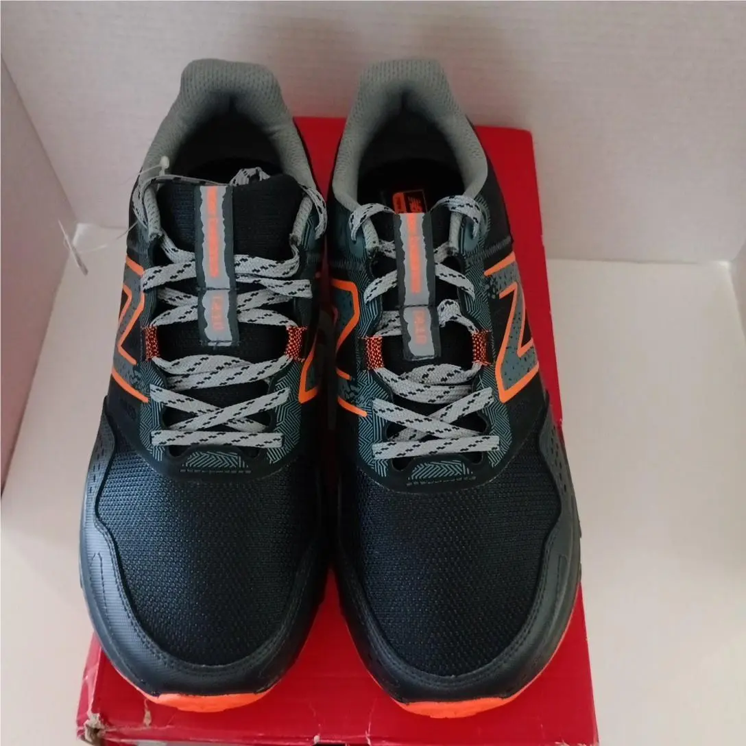 New Balance shoes - New Balance 410v8 - Black 1