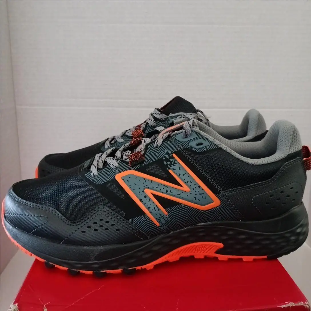 New Balance shoes - New Balance 410v8 - Black 2