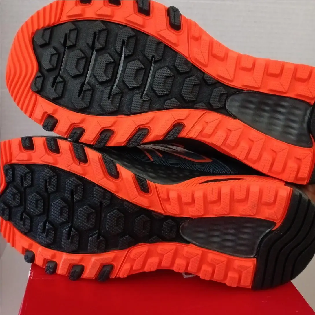 New Balance shoes - New Balance 410v8 - Black 5