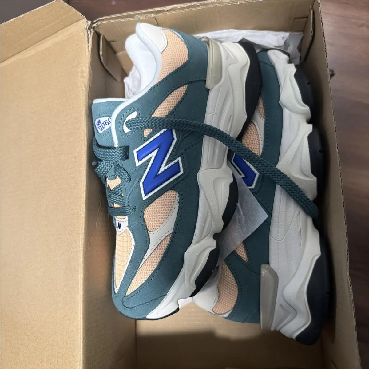 New Balance 9060 PC9060GP Sz 4.5 Women
