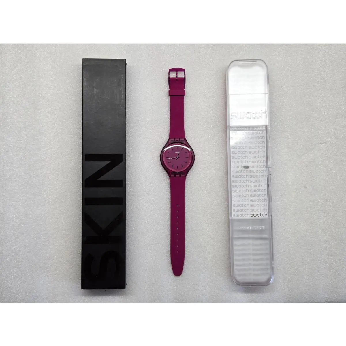 Swatch Skinromance Magenta Dial Magenta Silicone Strap Women`s Watch SVUV100