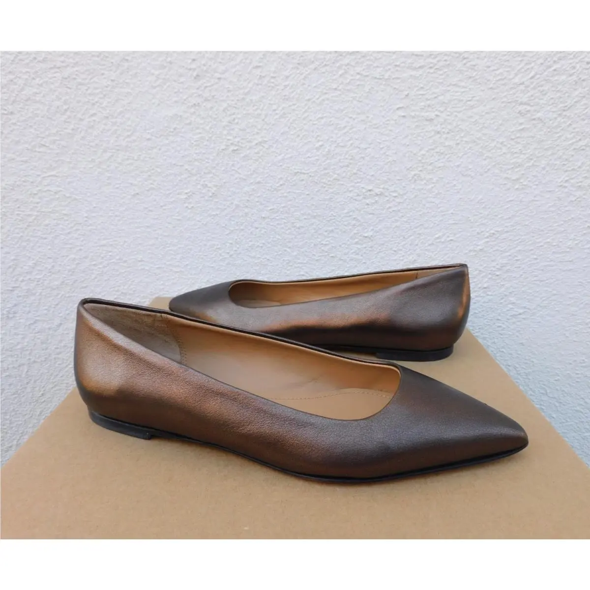 Ugg Collection Linda Metallic Leather Almond Toe Loafers US 8/ Eur 39
