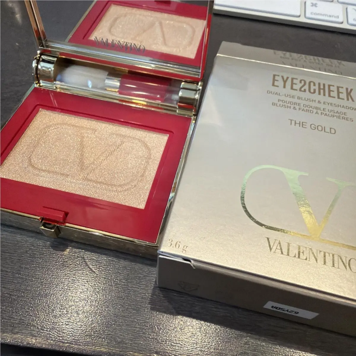 Valentino Eye2Cheek Dual-use Blush Eyeshadow The Gold- 600 Put A Spike On It