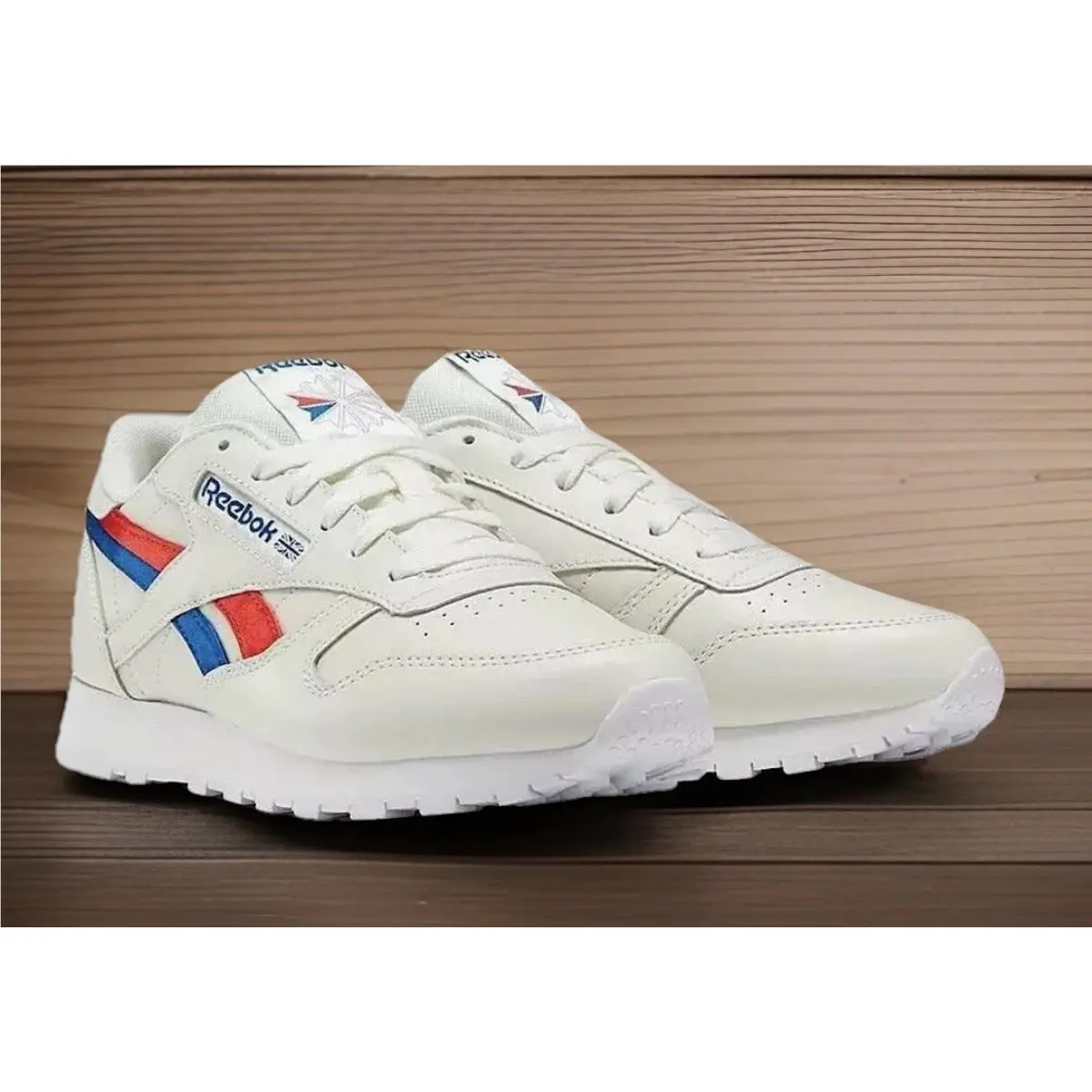 Reebok Classic Leather Chalk Vector Red Blue Run Shoes Womens Size 11