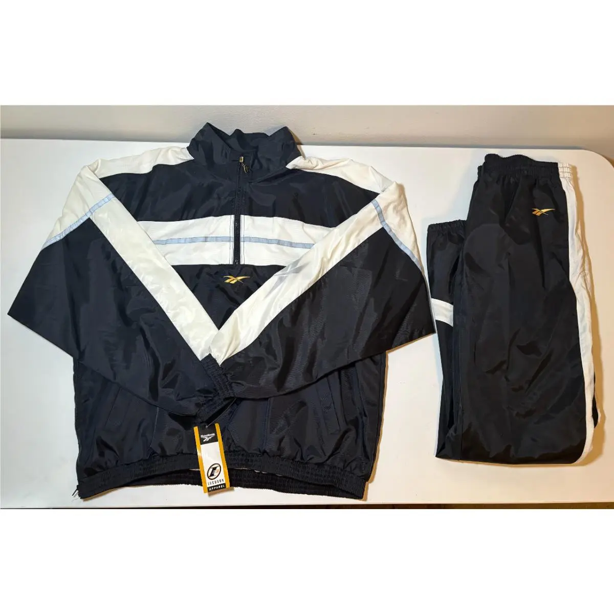 Reebok Rare Vintage Iverson I3 Men`s Tracksuit Deadstock XL
