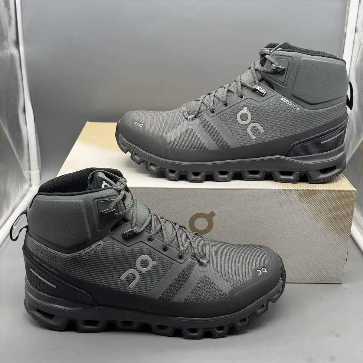 On Cloud Cloudrock Waterproof Mens 9 Trail Hiking Shoes Outdoor ‘rock/eclipse’