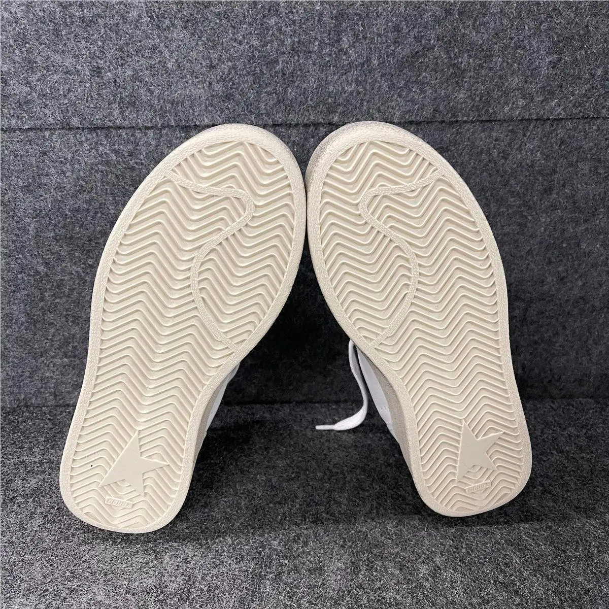 Golden Goose shoes - vs-194111 - vs-194111 - White (UPC: 8050235928114) 2