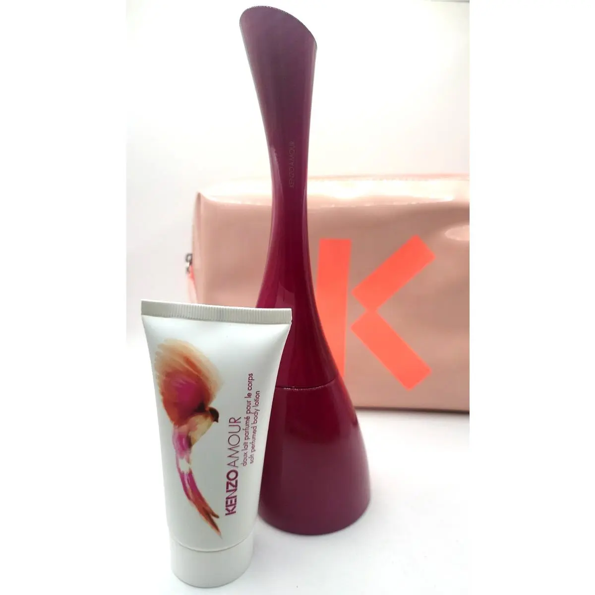 Amour Kenzo 3.4 oz + 1.7 oz Soft Perfume Lotion + Beauty Pouch