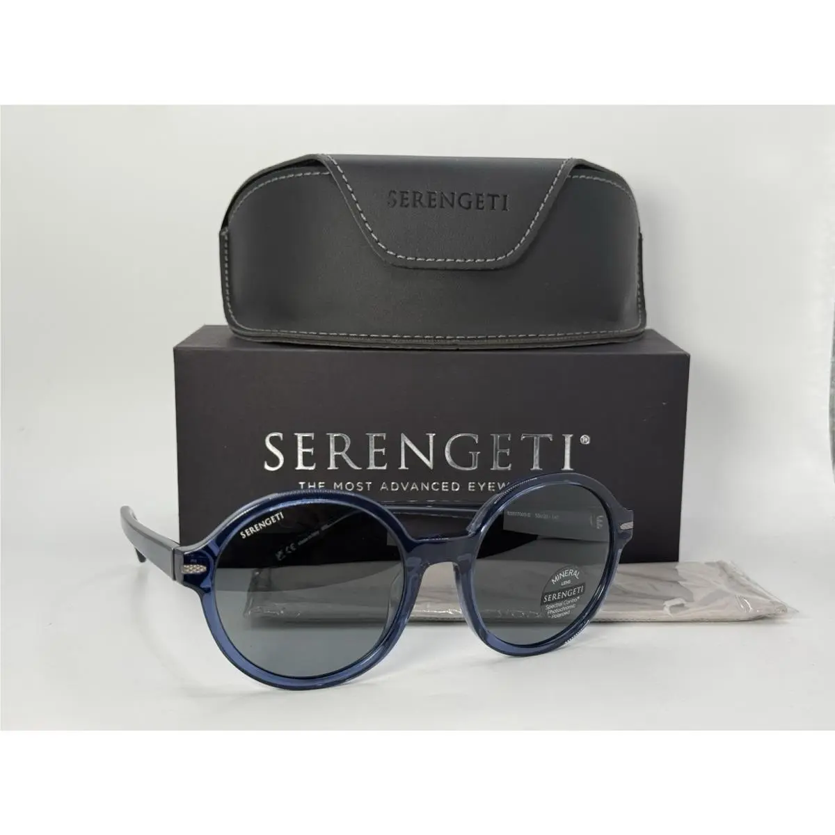 Serengeti Sunglasses Joan SS577003-S Polarized/photochromatic Lens