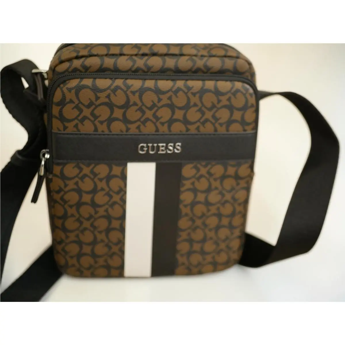 WT Guess Unisex Men Women Brown Espresso Insignia Crossbody Turi Bag Purse