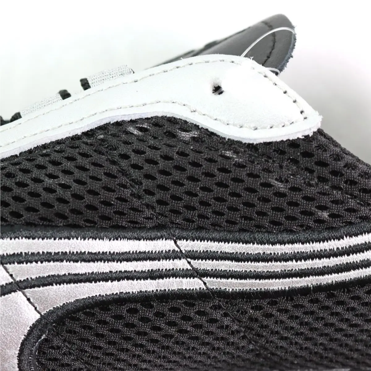 Puma shoes - 40369202 - 403692_02 - Black/Sliver (UPC: 4069156921917) 3