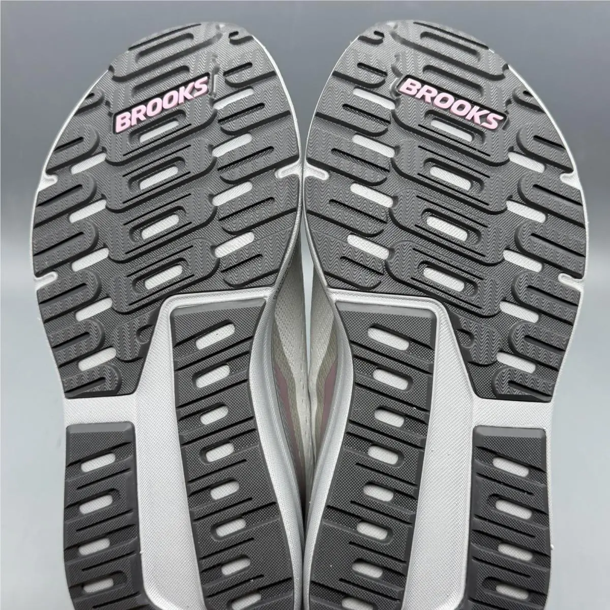 Brooks shoes - Brooks Ariel GTS 26 - Ariel GTS - 1204441B094 - Gray (UPC: 0195394754872) 7