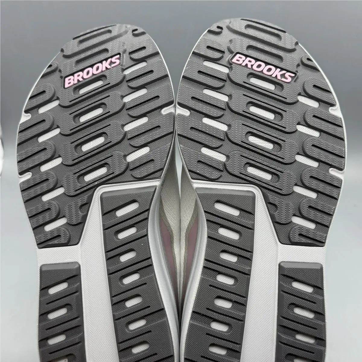 Brooks shoes - Brooks Ariel GTS 26 - Ariel GTS - 1204441B094 - Gray 7