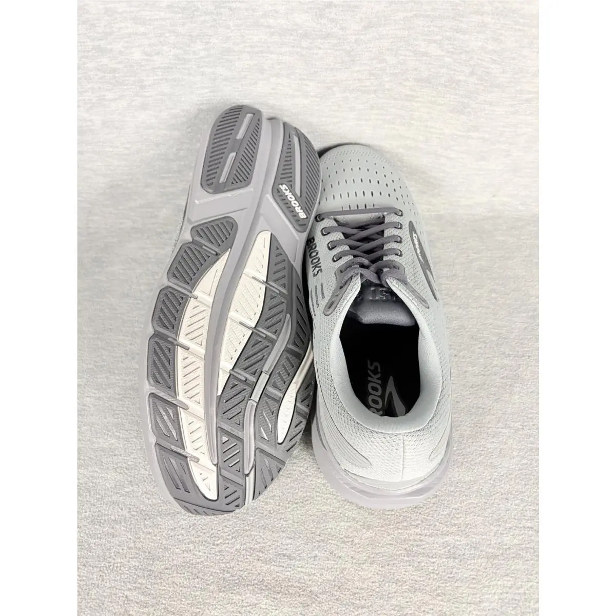 Brooks shoes - Brooks Ghost Max - Ghost Max - White 4