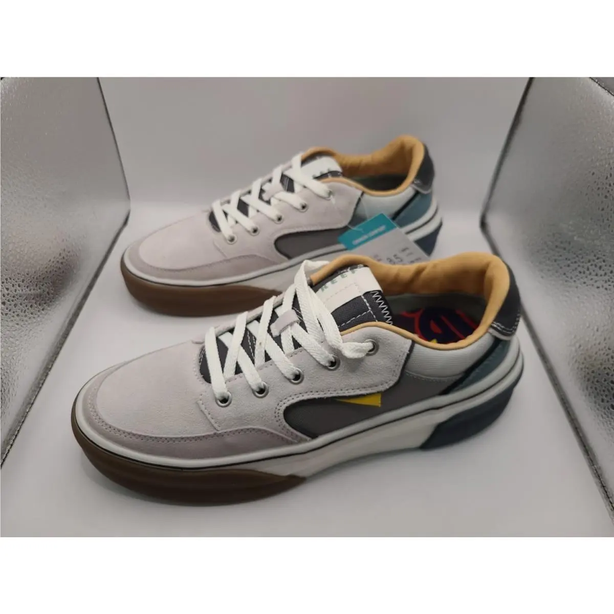 El Jefe Men`s Sneakers - Madras Size 8.5 US by Reef