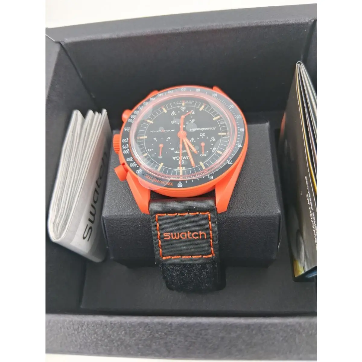 x Swatch 42mm Moonswatch Mission on Earth Lava Full Set W/receipt by Omega