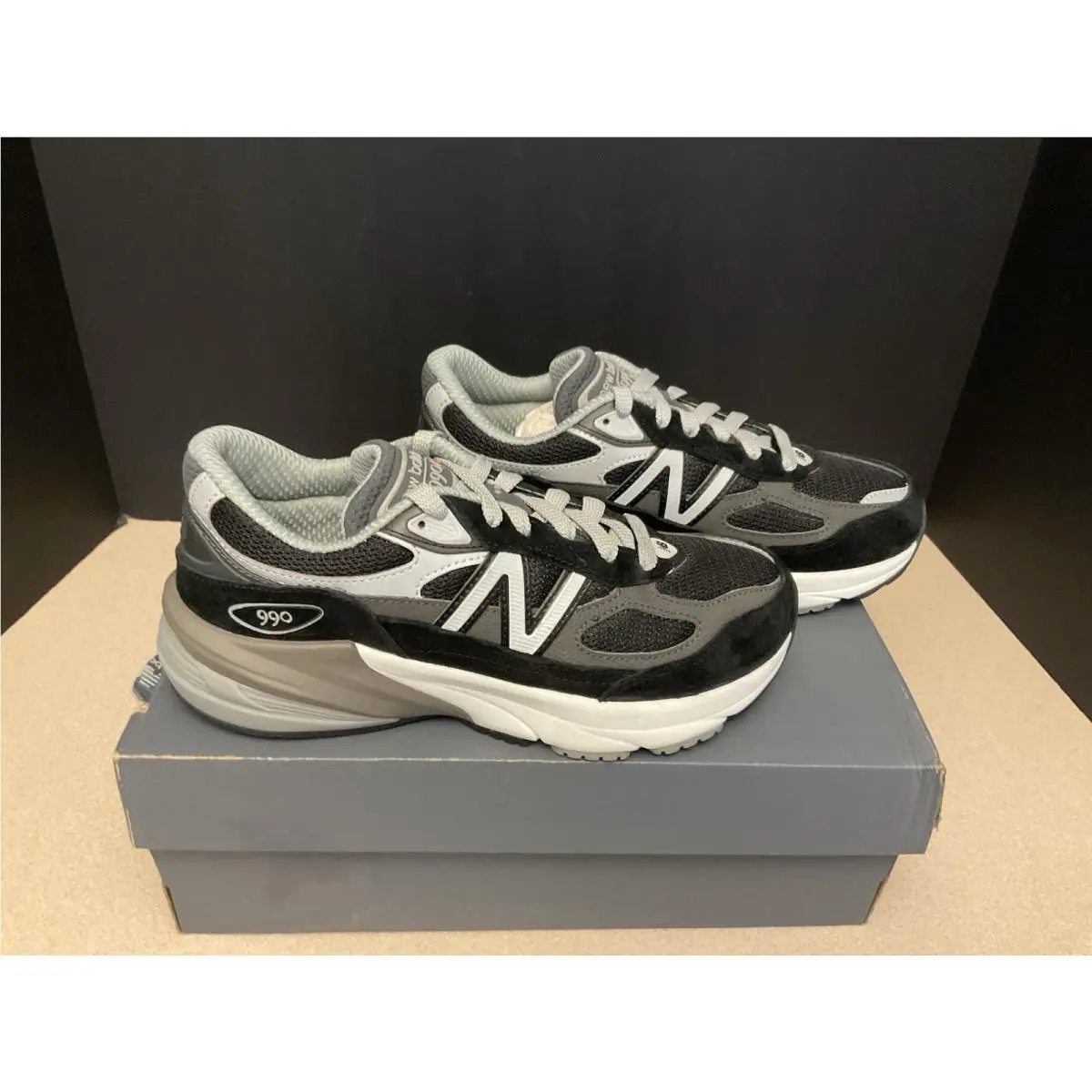 Balance Fuelcell 990v6 Black/grey Shoes. Youth’s 4.5Y. Women’s 6