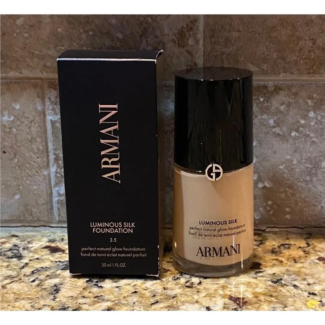 Giorgio Armani Luminous Silk Natural Glow Blurring Foundation Full Sz 3.5