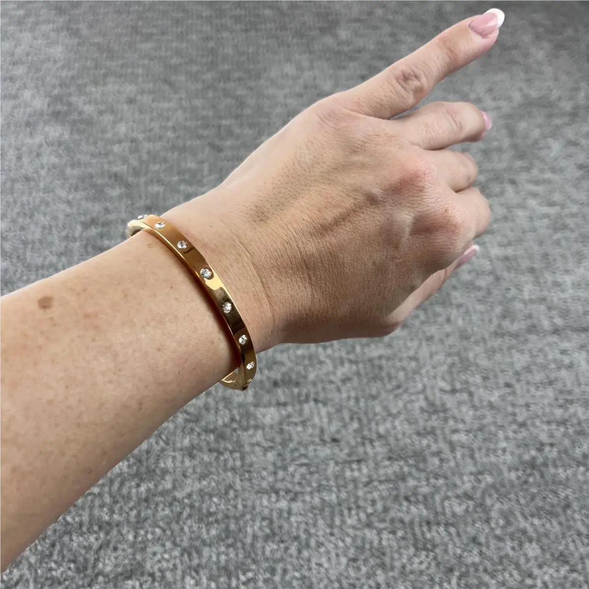 Kate Spade New York Bangle Bracelet Gold Tone Crystal Rhinestone Womens Jewelry
