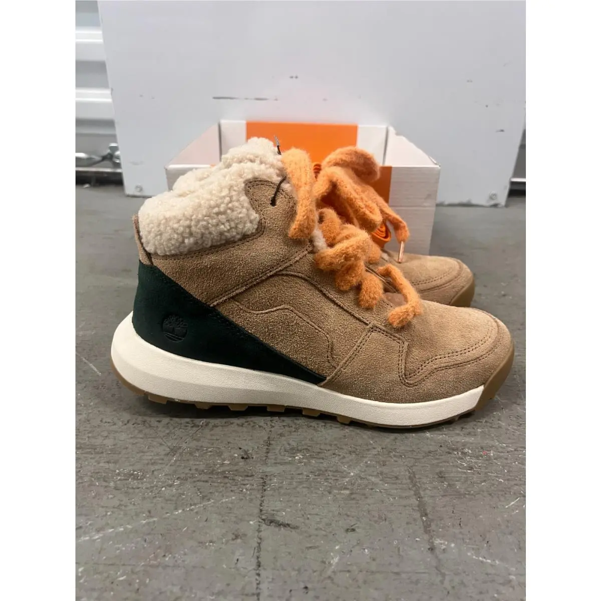 Timberland Retro Swift Sneaker Women US 8.5 Beige Suede High-top Lifestyle Shoes