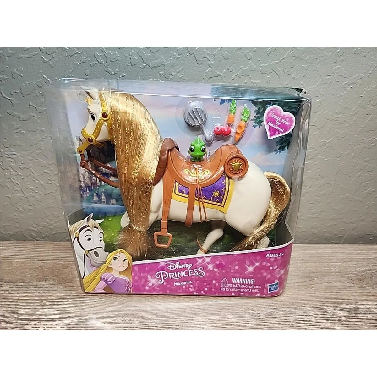 2015 Disney Tangled Rapunzel Maximus Horse 9 Figure Doll Snack Time Pascal