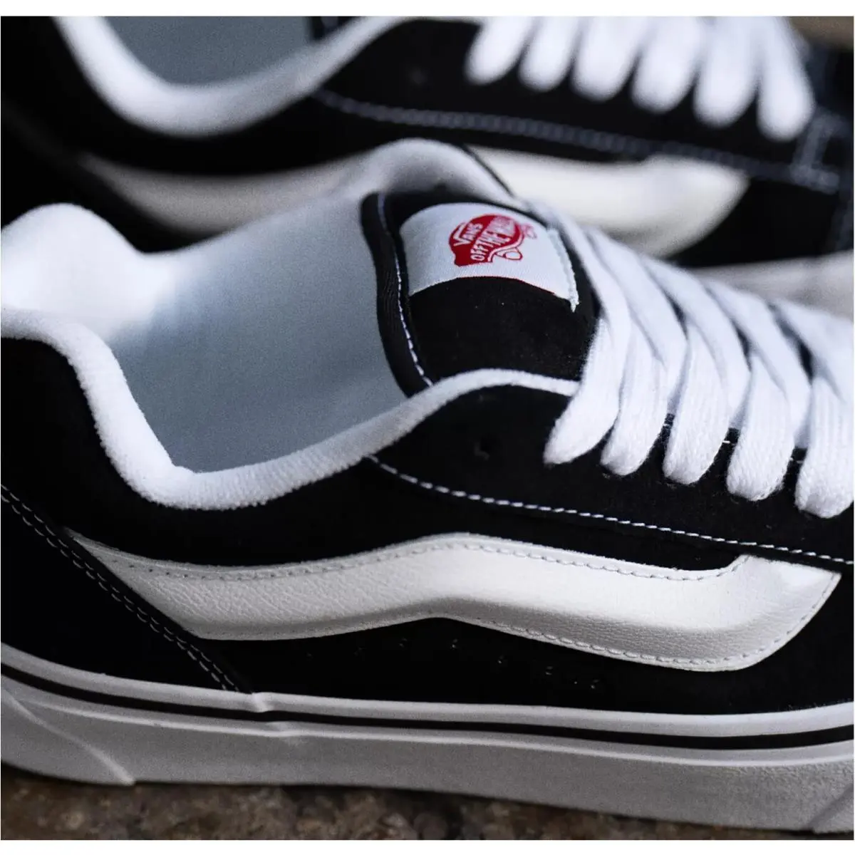 Vans shoes - VANS Knu Skool - Knu Skool - VN0009QC6BT - Black / True White 10