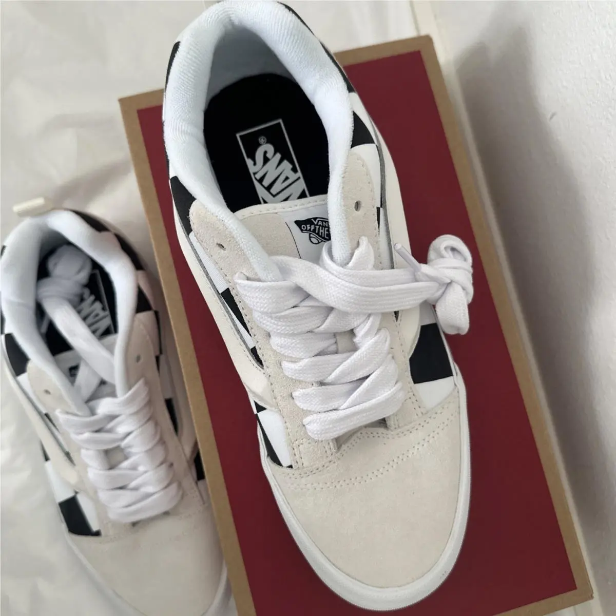 Vans shoes - VANS Knu Skool - Knu Skool - VN000D22UY6 - White 0