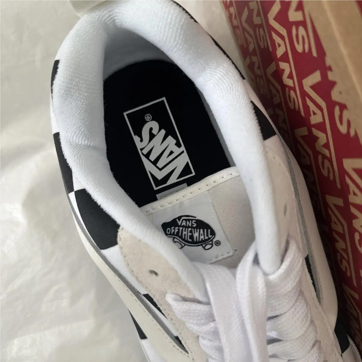 Vans shoes - VANS Knu Skool - Knu Skool - VN000D22UY6 - White 1