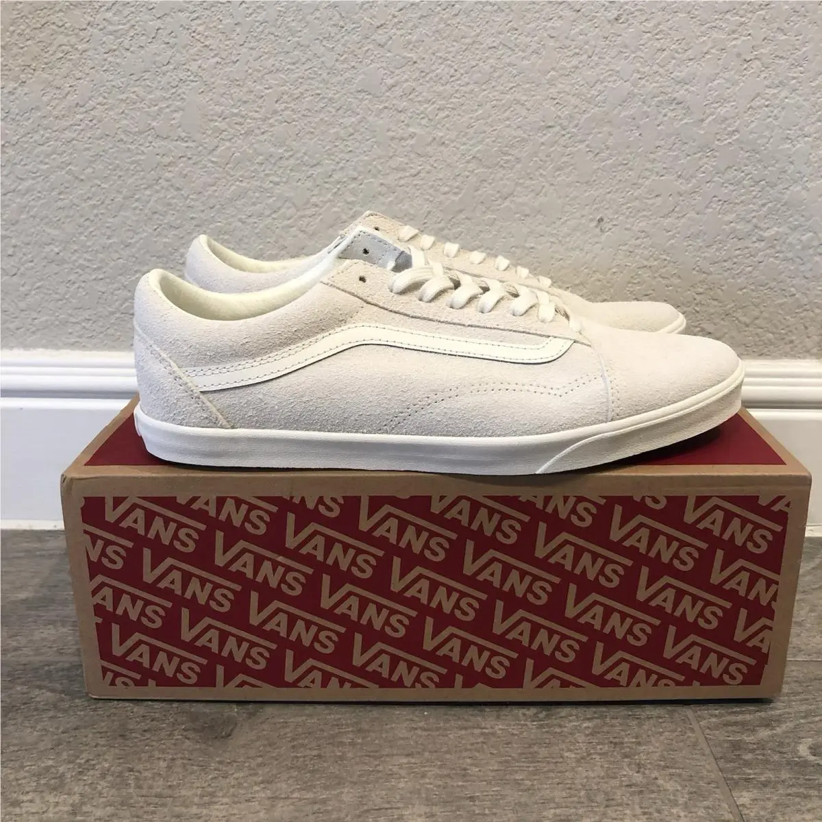 Old Skool Low Pro White Classic Suede Sneakers Men’s Shoes Size 9 by Vans