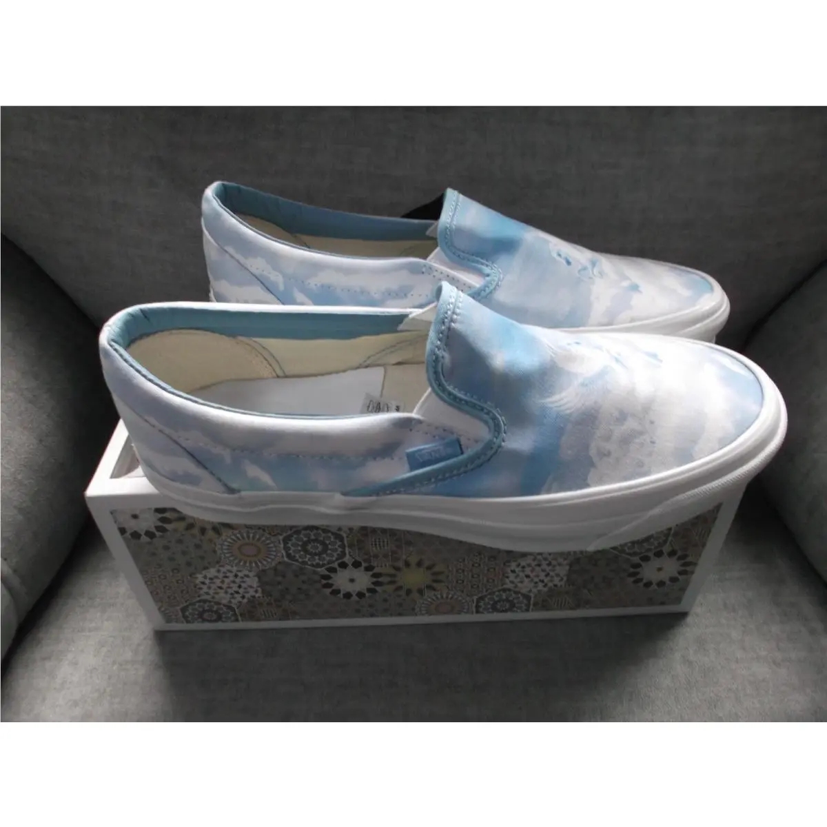 Vans Vault x Kith Og Classic Slip On Lx Clouds VN0A45JK6BY - Men`s Size 9