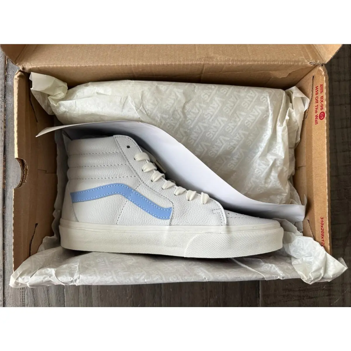 Men’s US 7 Sk8-Hi Vintage Leather Blanc De Blanc Blue Sneakers VN000BW7BDU by Vans