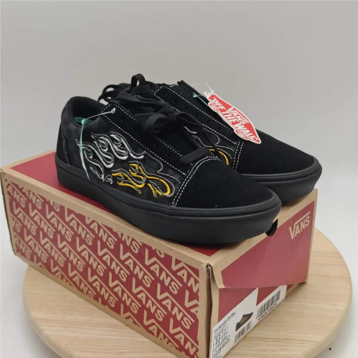 Vans Comfycush Old Skool Shoes Mens Size 6 Black Flame Sneaker VN0A5DYC8VV