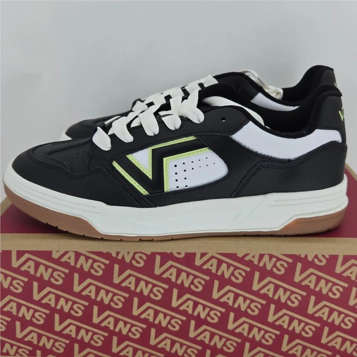 Vans shoes - VANS Upland - Upland - VN000D6FGBK - Black 5