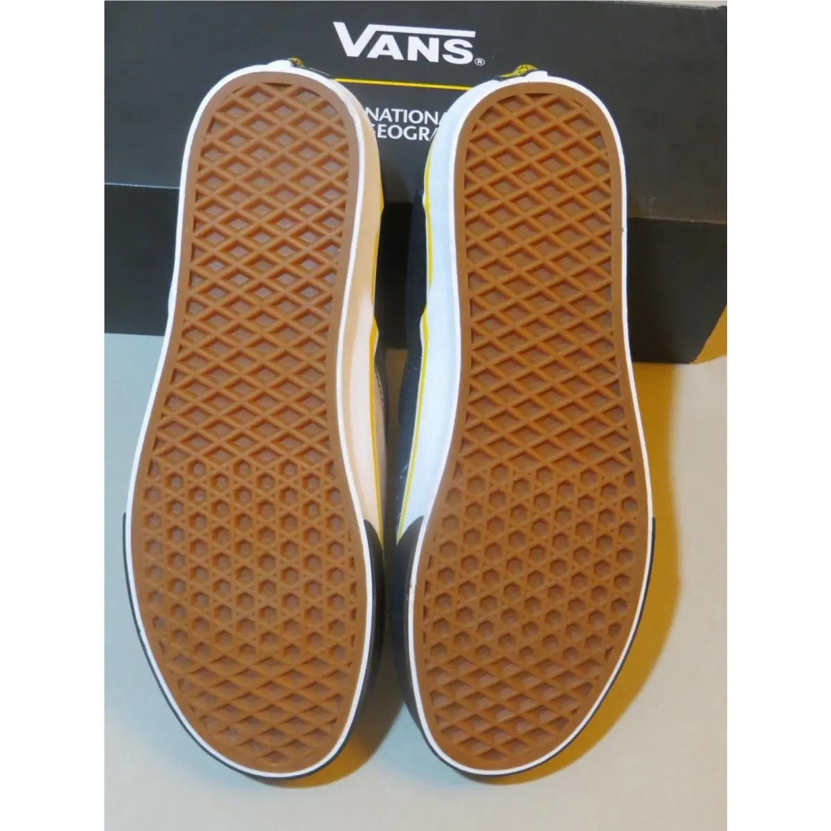 Vans shoes - Slip-On - Thnnwglcr - Black/Gray...touch of Navy (UPC: 194114401539) 6