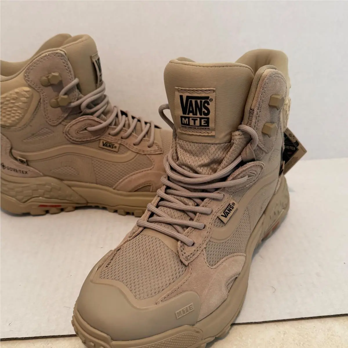Vans shoes - Vans UltraRange EXO Hi GORE-TEX MTE-3 - Beige 1