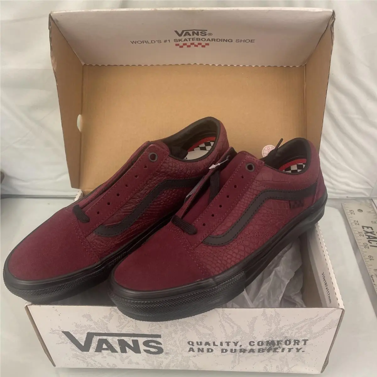 Vans Skate Old Skool Hairy Suede Black / Burgundy Men`s Size 8 Sneakers