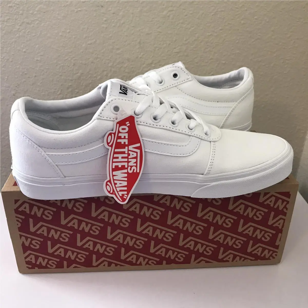 Vans Ward Shoes Women’s Size 11 Wide Width All White Low Top Sneakers