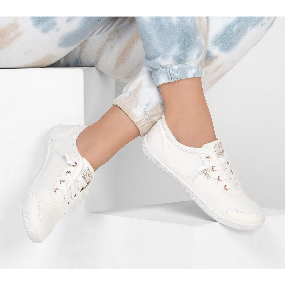Skechers shoes - 33492 - 33492-100-9 US - white (UPC: 193642168457) 0