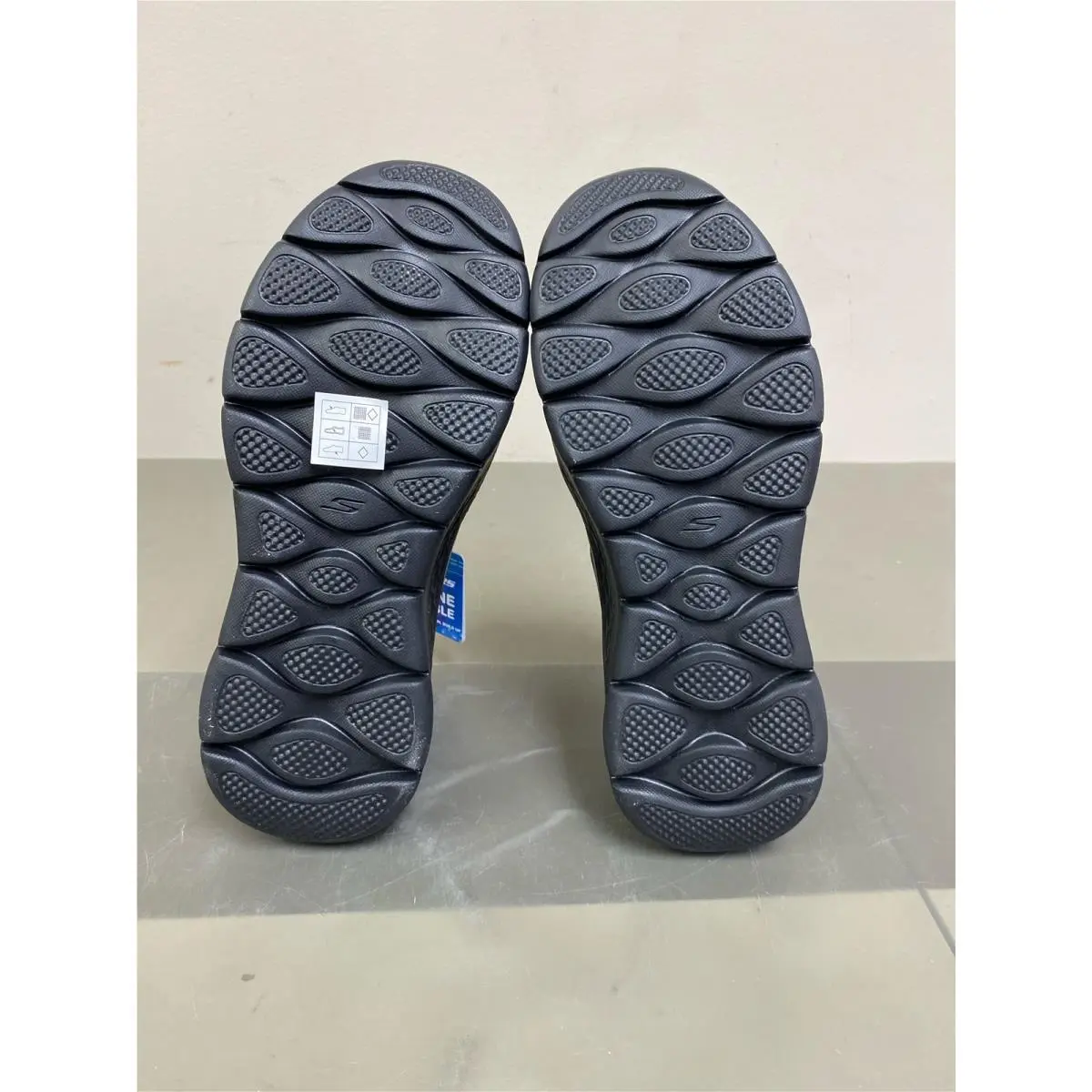 Skechers shoes - Black (UPC: 197627450780) 2