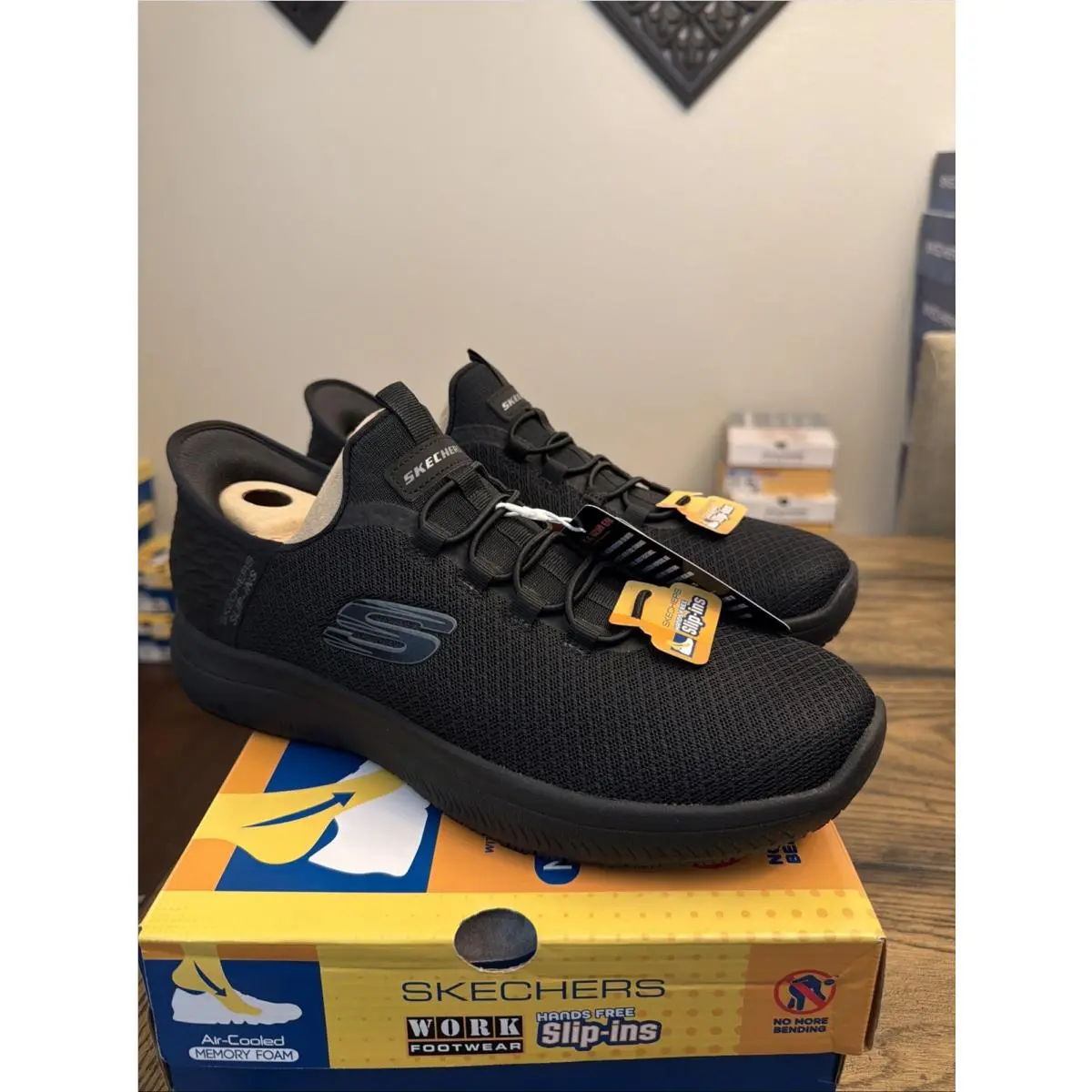 Skechers Men’s Slip-ins Summits - Enslee Slip Resistant Sneakers Size 10.5 …F1