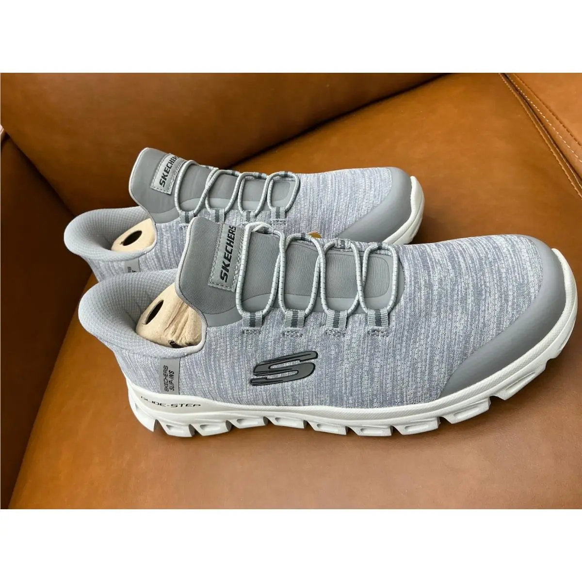 Skechers Glide-step Slip-ins Mens 9 Grey Wide Fit Hands Free Sneakers