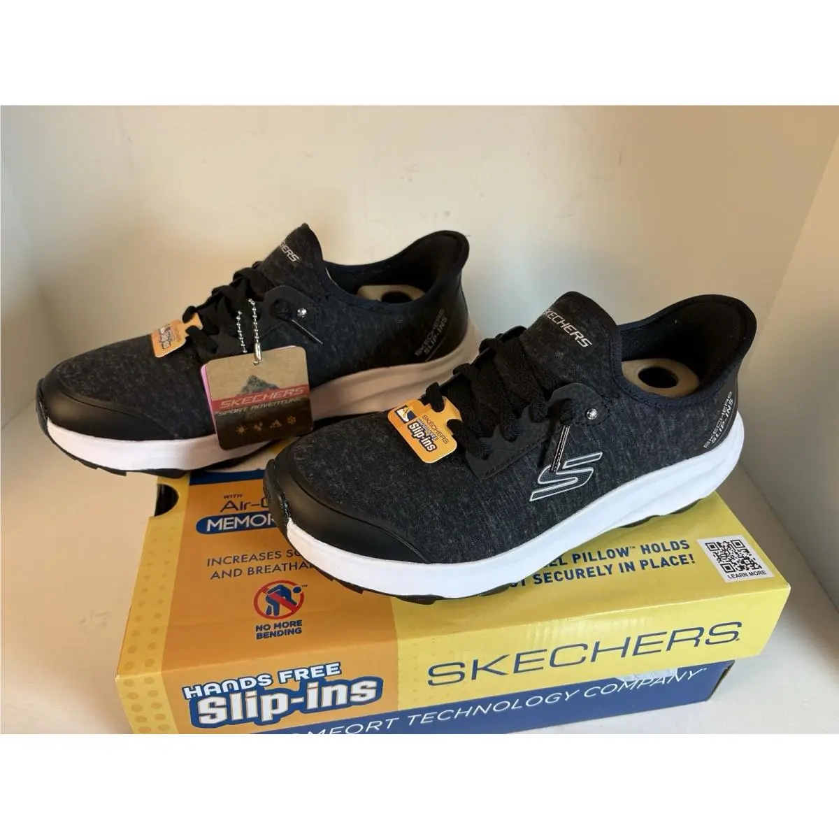 Skechers Women`s Ridge Oak Hands Free Slip-ins Sneaker sz 5.5
