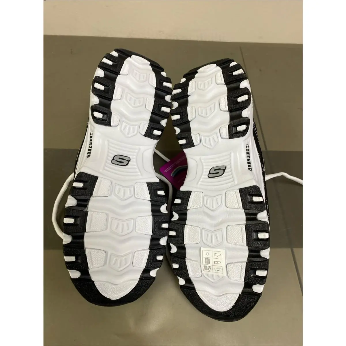 Skechers shoes - BLACK/WHITE (UPC: 196989389257) 4