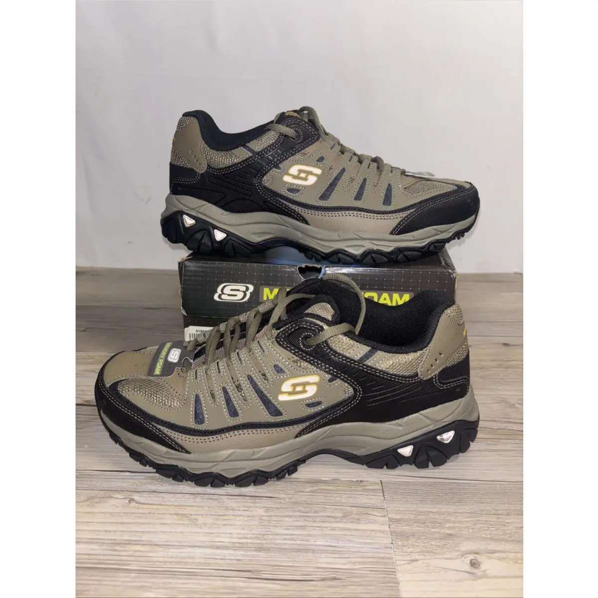 Mens 10 Skechers After Burn Memory Foam Lace-up Sneaker Pebble / Black