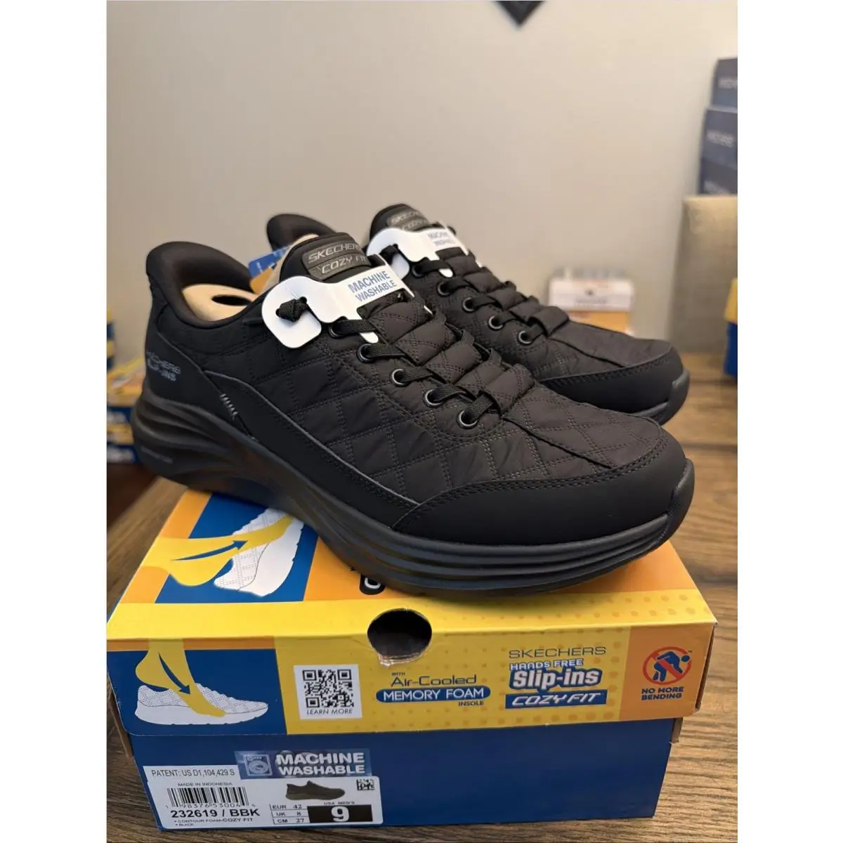 Skechers Slip-ins Cozy Fit Black Machine Washable Lace Up Size 9 …F1