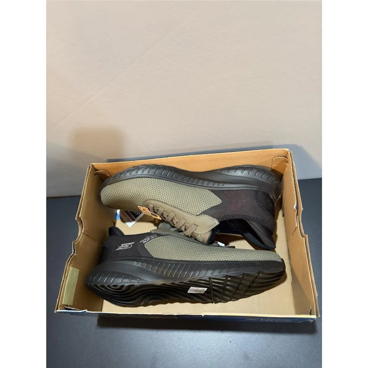 Skechers Men`s Hands Free Slip-ins Squad Chaos-balanced Edge Shoes Size 11